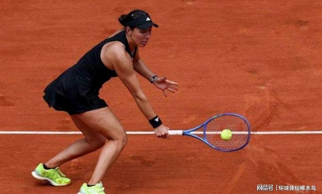 在压力下的 在压力下的